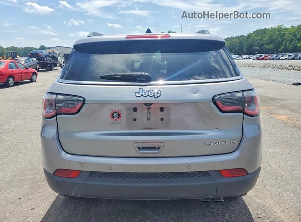 3C4NJCCB8JT406520 2018 JEEP COMPASS Silver Rear view