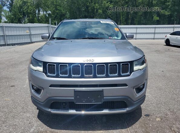 3C4NJCCB8JT406520 2018 JEEP COMPASS Silver Front view