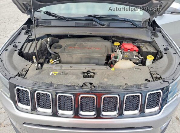 3C4NJCCB8KT802111 2019 JEEP COMPASS Silver Engine compartment view