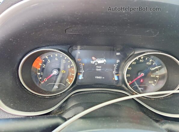 3C4NJCCBXJT374816 2018 JEEP COMPASS Red Vista del cuadro de instrumentos