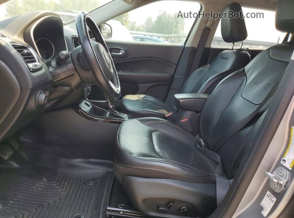 3C4NJCCBXLT108084 2020 JEEP COMPASS Silver Widok wnętrza z przodu