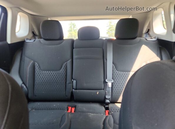 3C4NJDAB0JT330834 2018 JEEP COMPASS Зеленый Вид задних сидений
