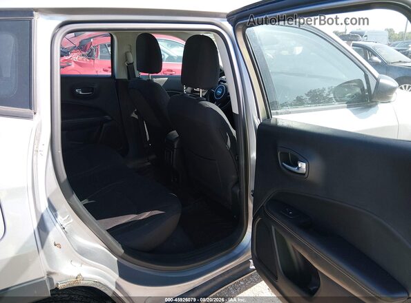 3C4NJDAB1JT262351 2018 JEEP COMPASS Silver Widok naklejki z numerem VIN