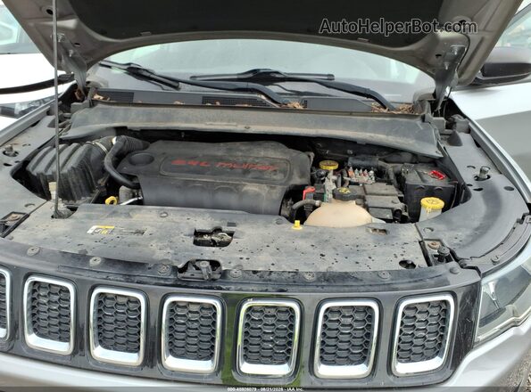 3C4NJDAB1JT262351 2018 JEEP COMPASS Silver Widok z tyłu