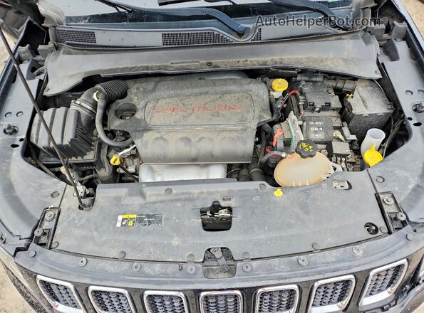 3C4NJDAB1JT415584 2018 JEEP COMPASS Black უკანა სალონის ხედი
