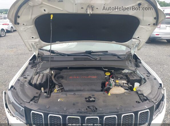 3C4NJDAB2JT146091 2018 JEEP COMPASS White Вид ззаду