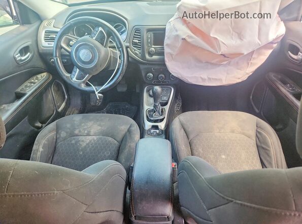 3C4NJDAB4HT667212 2017 JEEP COMPASS Белый Вид панели приборов