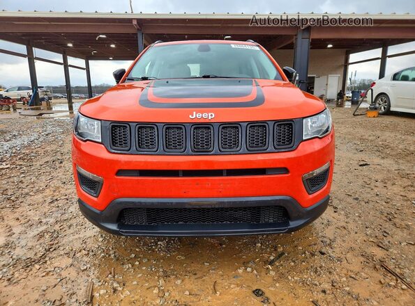 3C4NJDAB4JT168612 2018 JEEP COMPASS Orange Widok z przodu