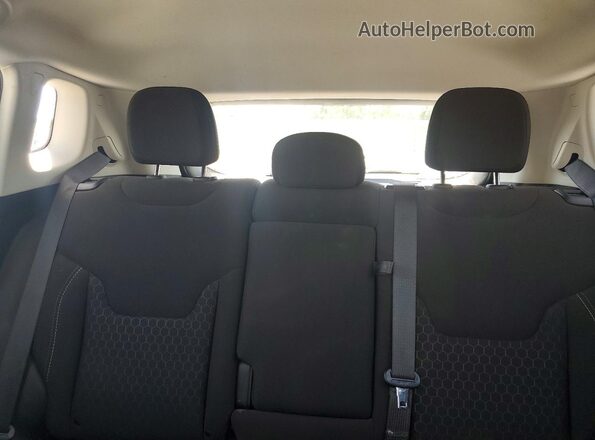 3C4NJDAB5LT210174 2020 JEEP COMPASS Silver Vista de los asientos traseros