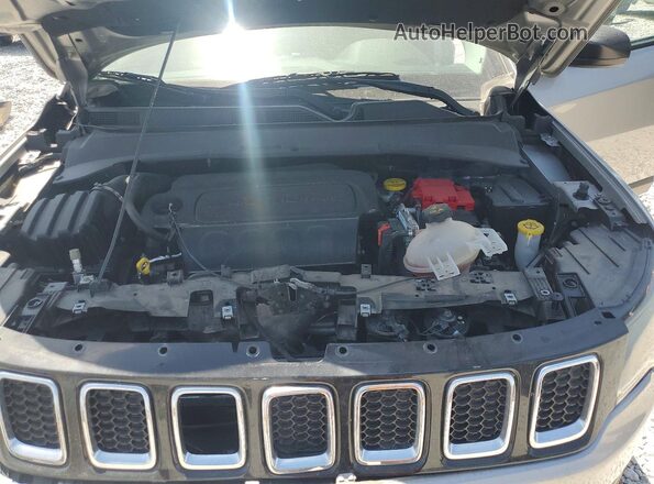 3C4NJDAB5LT210174 2020 JEEP COMPASS Silver Vista del compartimento del motor