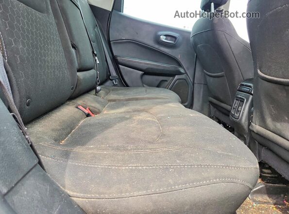 3C4NJDAB6JT177182 2018 JEEP COMPASS Белый Вид задней части салона