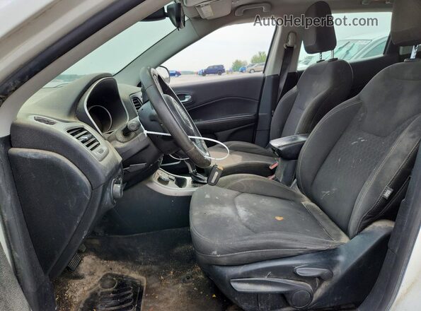 3C4NJDAB6JT177182 2018 JEEP COMPASS Белый Вид салона спереди