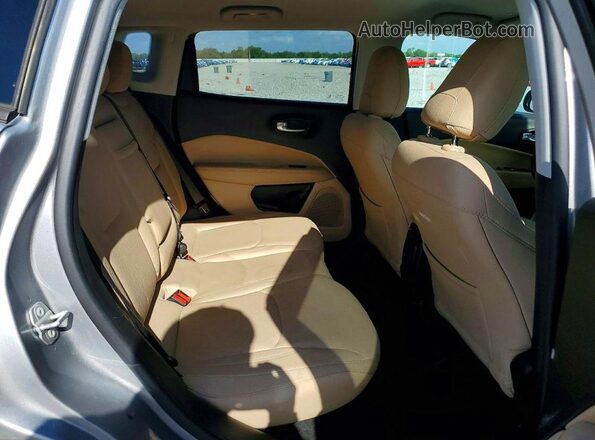3C4NJDAB6JT422806 2018 JEEP COMPASS Silver Rear seats view