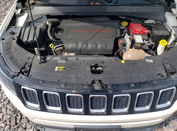 3C4NJDAB7LT244858 2020 JEEP COMPASS White Widok wnętrza z tyłu