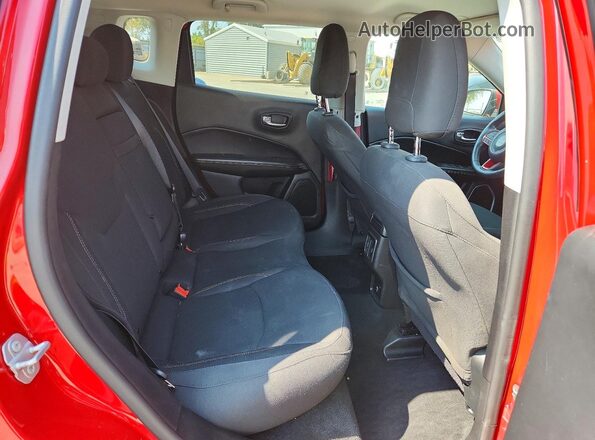 3C4NJDABXLT109082 2020 JEEP COMPASS Red Vista de los asientos traseros