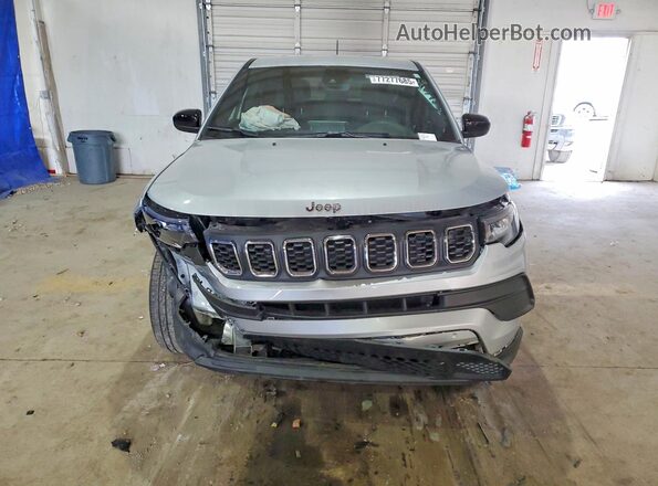3C4NJDAN1ST565965 2025 JEEP COMPASS Silver Вид спереду