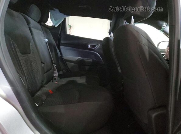 3C4NJDAN1ST565965 2025 JEEP COMPASS Silver Вид задньої частини салону