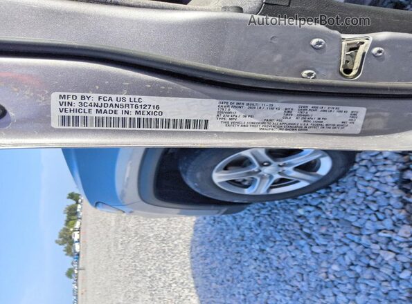 3C4NJDAN5RT612716 2024 JEEP COMPASS Gray Widok naklejki z numerem VIN