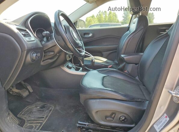 3C4NJDBB0HT652110 2017 JEEP COMPASS Silver Front interior view