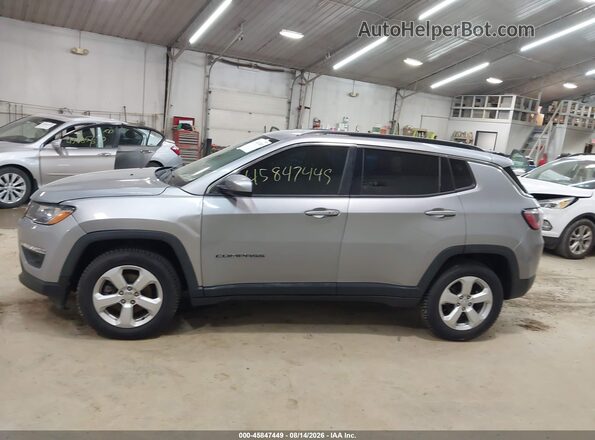 3C4NJDBB0JT114223 2018 JEEP COMPASS Silver Widok wnętrza 360 stopni