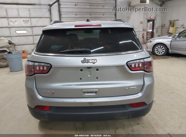 3C4NJDBB0JT114223 2018 JEEP COMPASS Silver 