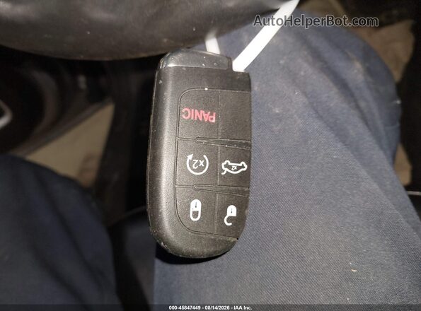 3C4NJDBB0JT114223 2018 JEEP COMPASS Silver Widok deski rozdzielczej