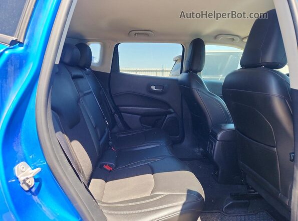 3C4NJDBB0JT239965 2018 JEEP COMPASS Blue Հետևի նստատեղերի տեսք