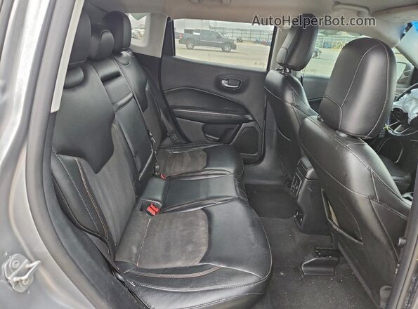 3C4NJDBB0JT282489 2018 JEEP COMPASS Gray Սալոնի հետևի տեսք