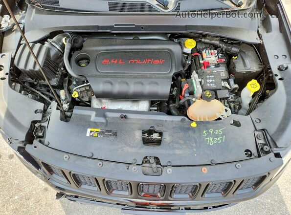 3C4NJDBB0KT598704 2019 JEEP COMPASS Black Շարժիչի բաժամունքի տեսք