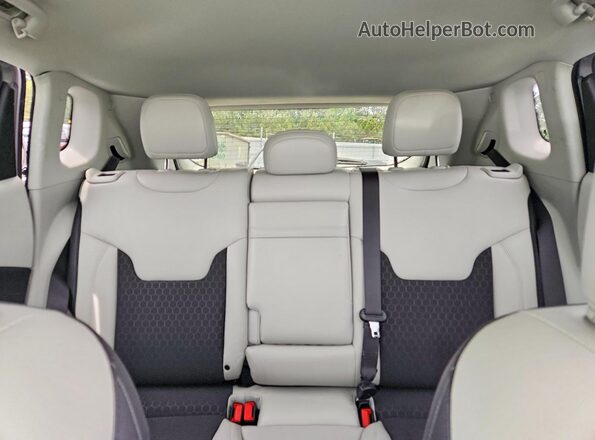 3C4NJDBB0KT836289 2019 JEEP COMPASS Silver Vista de los asientos traseros