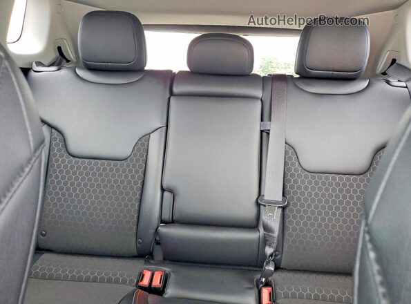 3C4NJDBB0MT554690 2021 JEEP COMPASS Red Вид задніх сидінь