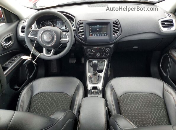 3C4NJDBB0MT554690 2021 JEEP COMPASS Red Вид панелі приладів