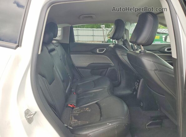 3C4NJDBB0NT185993 2022 JEEP COMPASS White Вид задньої частини салону