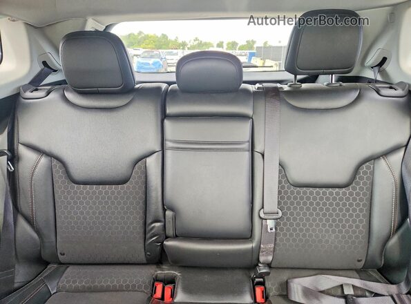 3C4NJDBB1JT492857 2018 JEEP COMPASS Silver Հետևի նստատեղերի տեսք