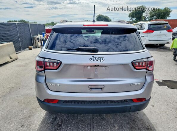 3C4NJDBB1JT492857 2018 JEEP COMPASS Silver Հետևի տեսք
