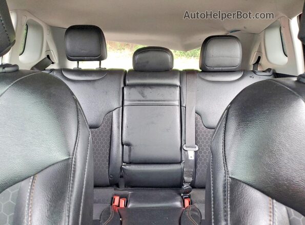 3C4NJDBB1KT679100 2019 JEEP COMPASS Red Rear seats view