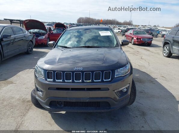 3C4NJDBB1LT217685 2020 JEEP COMPASS Brown Widok wnętrza z tyłu