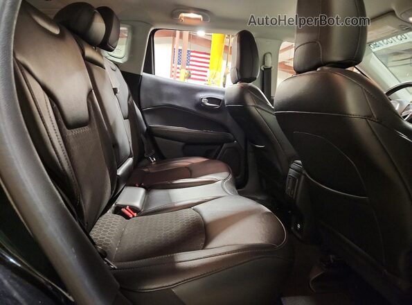3C4NJDBB1LT225298 2020 JEEP COMPASS Black Вид задньої частини салону