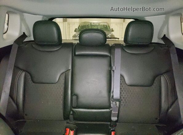 3C4NJDBB1LT256681 2020 JEEP COMPASS Red Vista de los asientos traseros