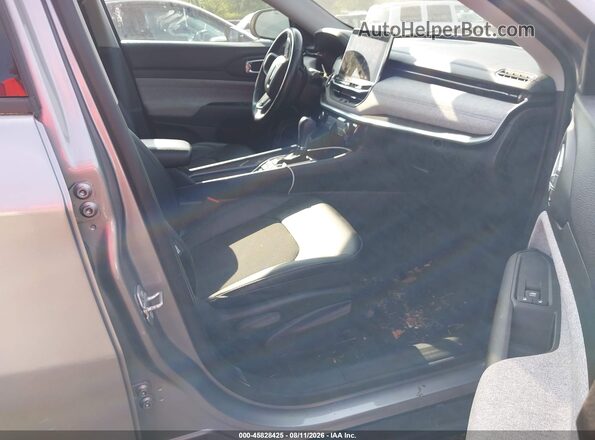 3C4NJDBB1NT181144 2022 JEEP COMPASS Серебряный Вид салона спереди