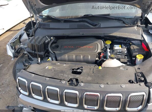 3C4NJDBB1NT181144 2022 JEEP COMPASS Серебряный Вид сзади