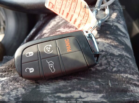 3C4NJDBB1NT181144 2022 JEEP COMPASS Серебряный Вид панели приборов