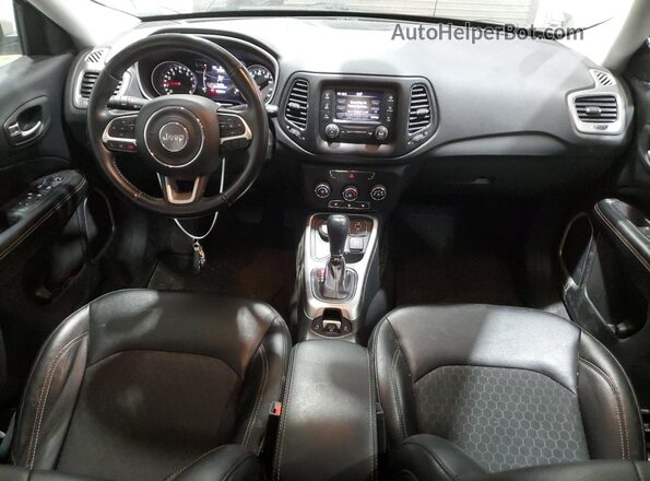 3C4NJDBB2JT284115 2018 JEEP COMPASS White Vista del salpicadero