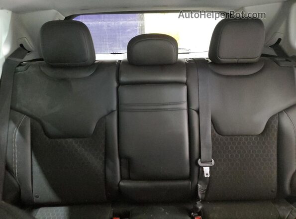 3C4NJDBB2JT284115 2018 JEEP COMPASS White Vista de los asientos traseros
