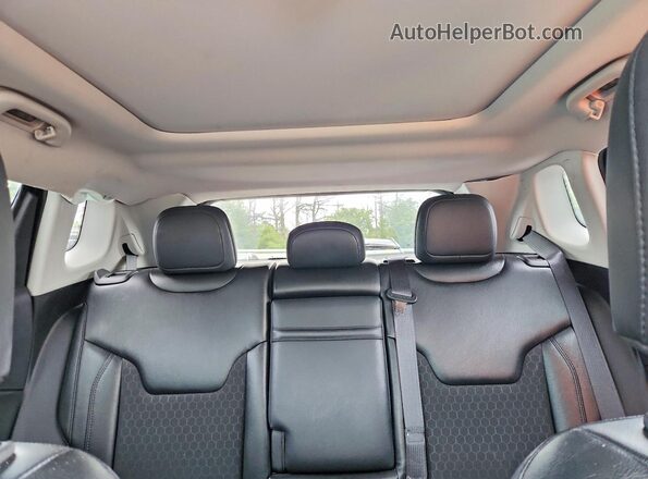 3C4NJDBB2JT325634 2018 JEEP COMPASS Black Vista de los asientos traseros