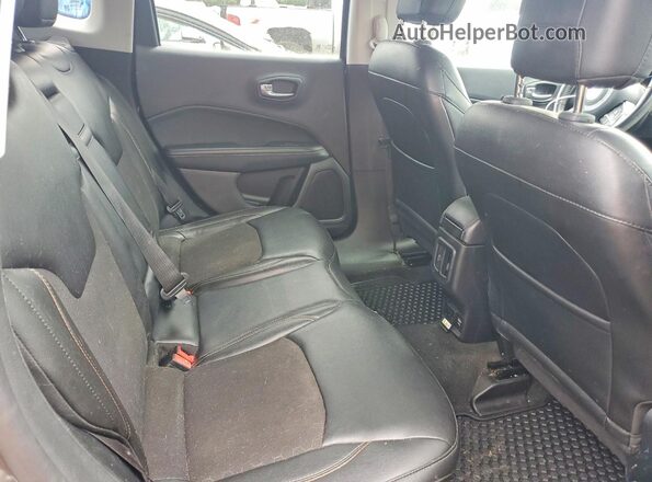 3C4NJDBB2JT399149 2018 JEEP COMPASS Gray ძრავის განყოფილების ხედი