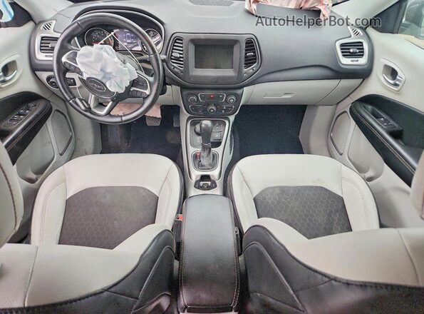 3C4NJDBB2JT480247 2018 JEEP COMPASS Gray Вид панелі приладів