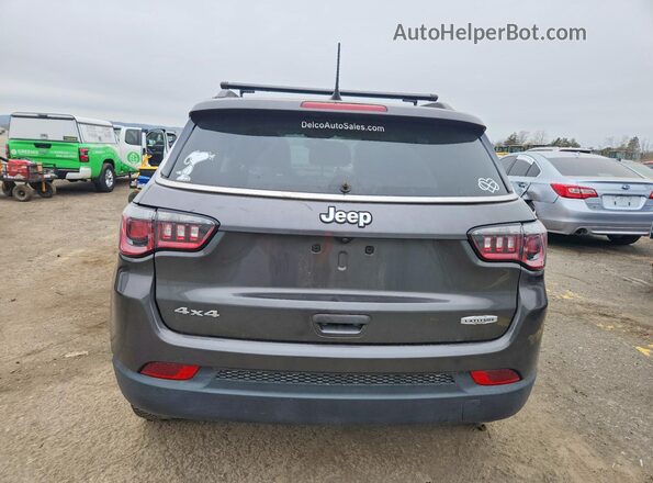 3C4NJDBB2JT480247 2018 JEEP COMPASS Gray Вид ззаду