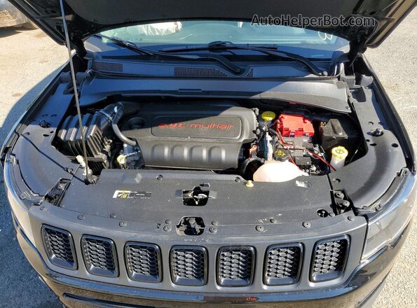 3C4NJDBB2KT600758 2019 JEEP COMPASS Black ძრავის განყოფილების ხედი