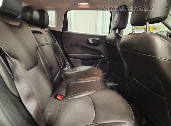 3C4NJDBB2KT780937 2019 JEEP COMPASS Blue Vista interior trasera